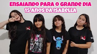 Contagem Regressiva Para Os 15 Anos Ensaio Com As Amigas E Irmã