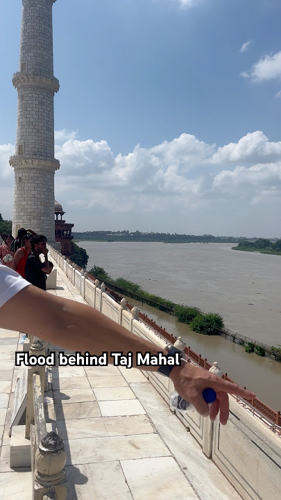 Flood behind Taj Mahal- #tajmahal #flood #agra #yamuna #tajgoldentours #travelwithasif #nature
