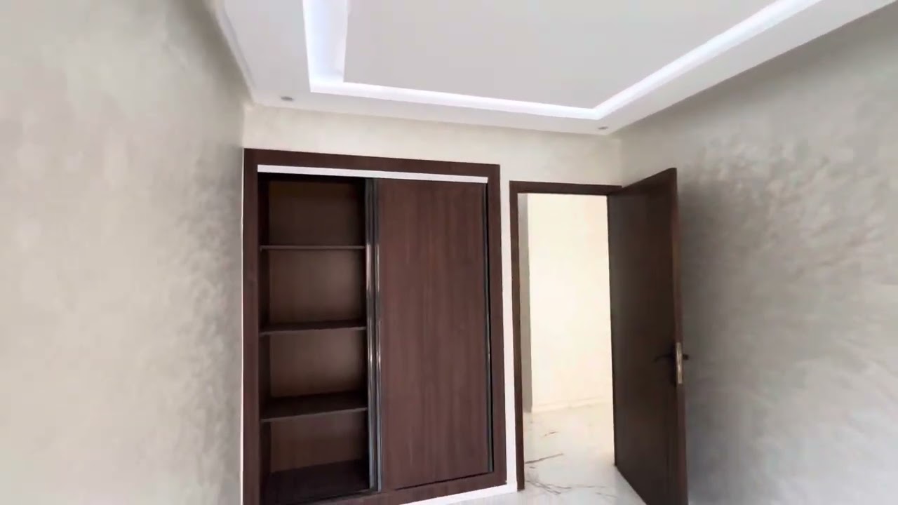 واحد شقة من الشقق لي مزال سالتين في عين الشق سيدي معروف شي حاجة زوينة 0606055310