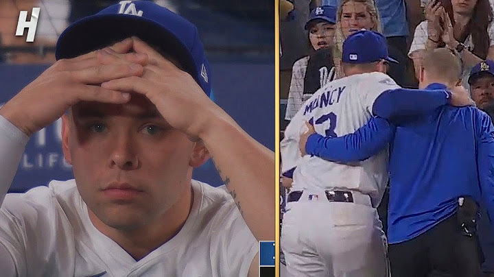 Max Muncy Helped Off the Field After Apparent Knee Injury 😔
