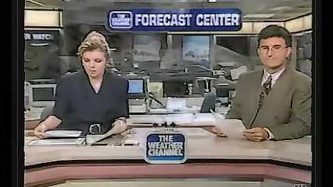 Jeanetta Jones y Jeff Morrow - WAIT! to go to comm...