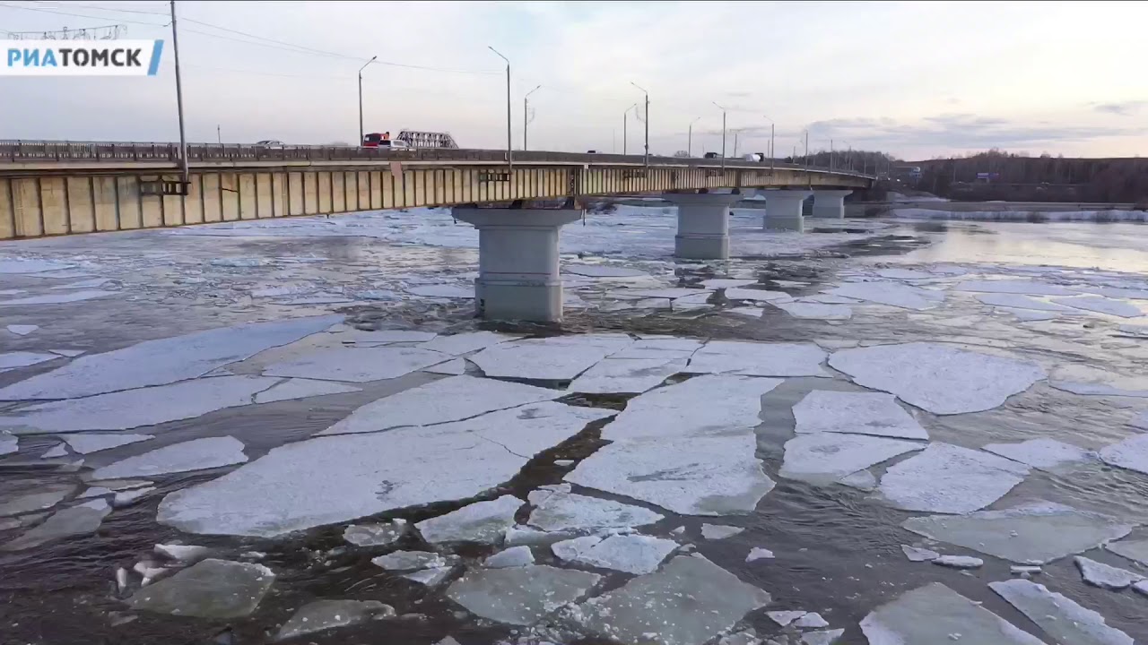 Томь в реальном времени томск. Ледоход на Томи 2022 в Томске. Ледоход на реке Томь 2022. Ледоход в Томске 2023 на Томи. Голова ледохода река Томь.