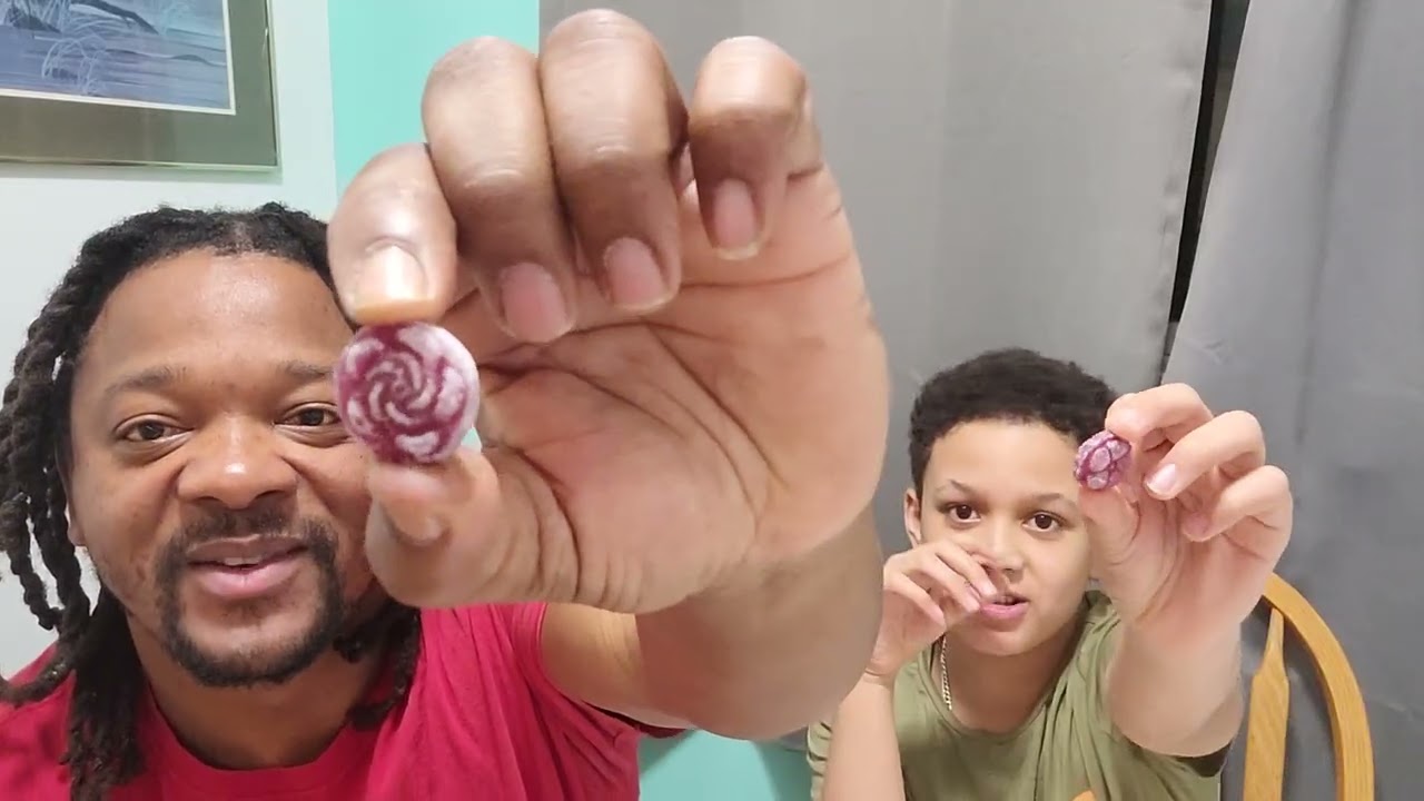 Pt2 of  trying candies from around the world 