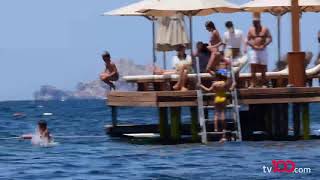 Bade İşcilden Denizde Atlayış Şov Balıklama, Çivileme Ve Bombalama...