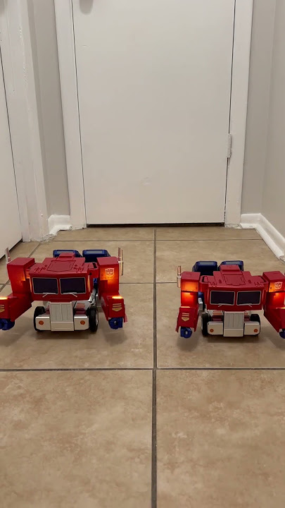 Dual Optimus Prime truck mode all views #transformers #optimusprime #truck #robosen #robot #shorts