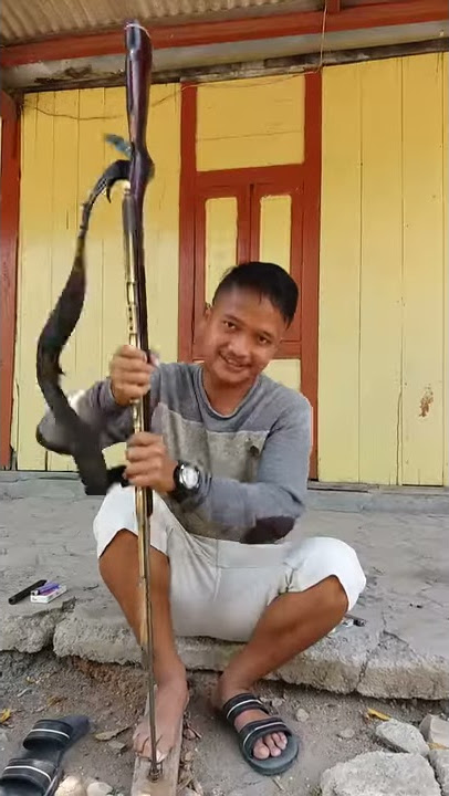 Cara  pompa senapan gejluk yang benar.