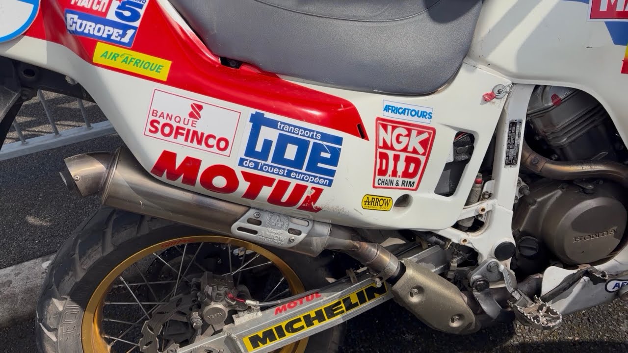 XRV Africa Twin - ARROW vs MARVIN sound comparison - YouTube