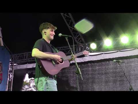 CALUM BOWIE-EDINBURGH FOODIES FEST-DANCING QUEEN.