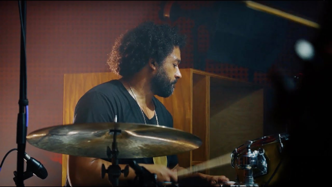 YouTubeでMakaya McCraven - This Place That Place (Live)を視聴 YouTubeでMakaya McCraven - This Place That Place (Live)を視聴