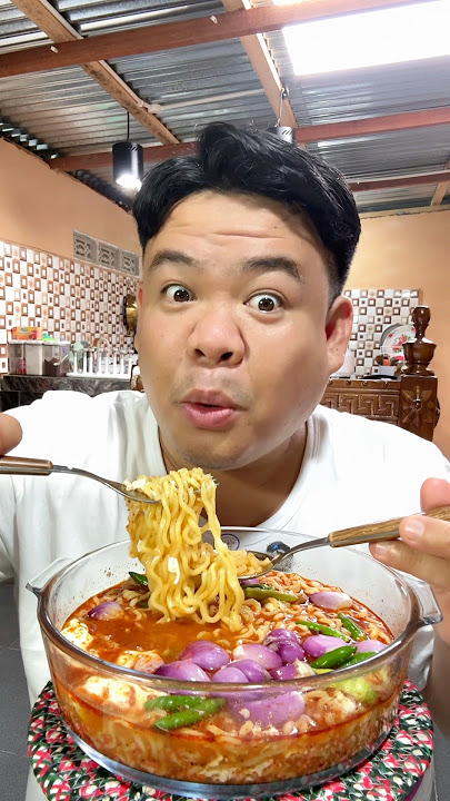 Even during Eid, slurping noodles is the best, friends 🔥 Minal aidin walfaidzin everyone 😊🙏
