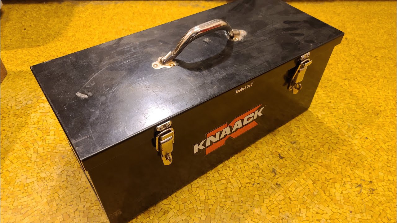 Knaack 742 Carpenter's Job Site Tool Box Review 