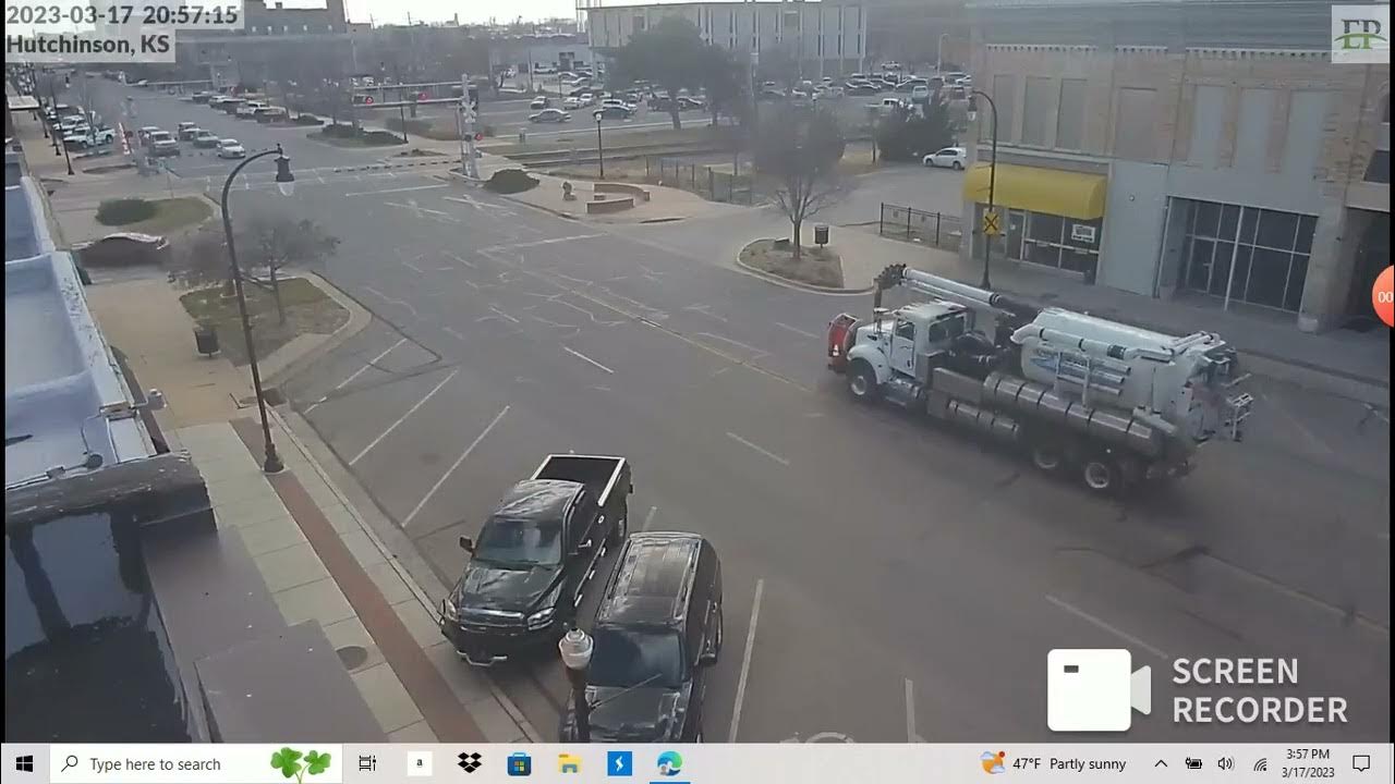 BNSF train on the Hutchinson Kansas webcam YouTube