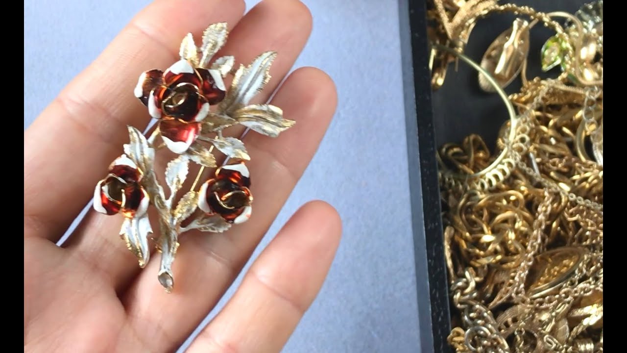 Распаковка лома винтажной бижутерии