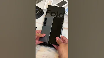 فتح صندوق جالكسي Z Fold 4 