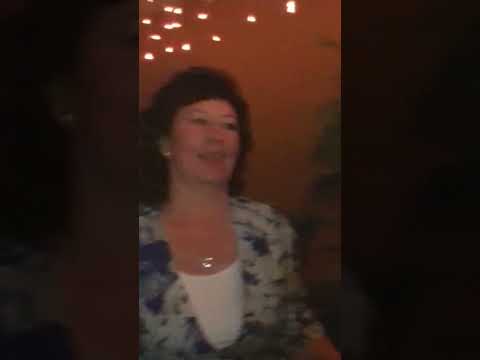 Жених играет на баяне весёлые свадебные частушки а гости пустились в пляс свадьба частушки