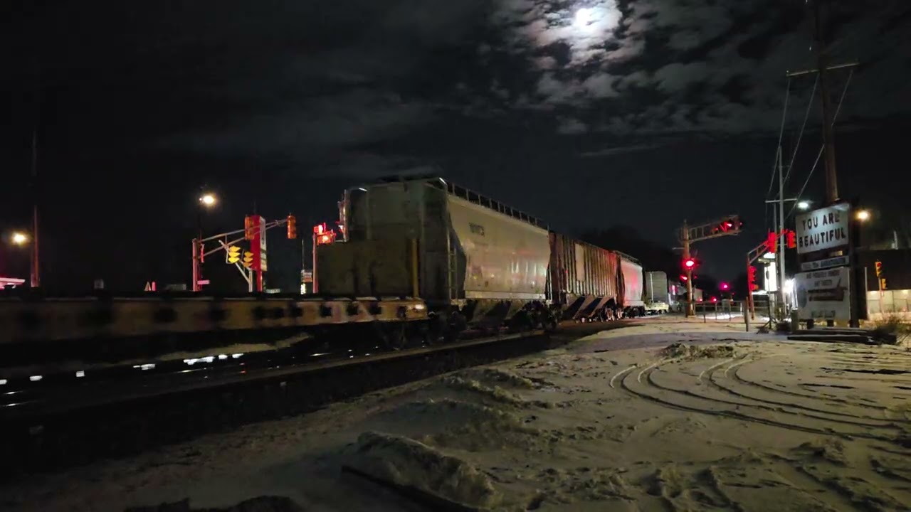 CSS 2003 Leads CSX Z502 At Gary Indiana And Meets I104