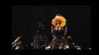 Nicki Minaj Girls on Fire Live At MTV VMAs Resimi