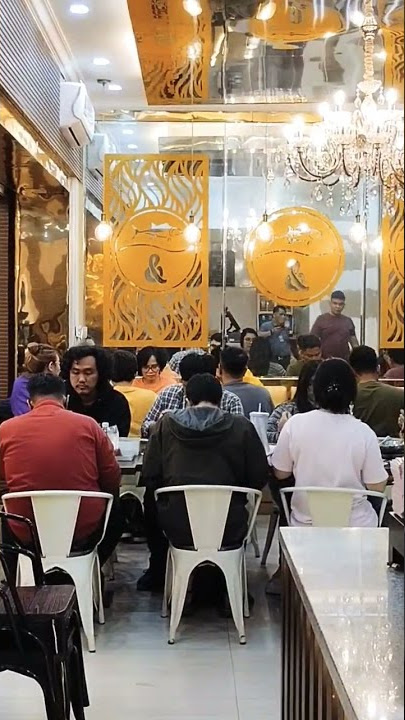 suasana malam hari ini di restoran Fish & Cheap story wa 14 detik
