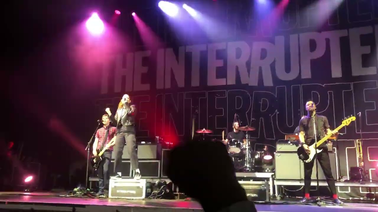 Interrupters “Kerosene” at Bank of NH pavilion in Gilford, NHPunk rock show with Dropkick Murphys
