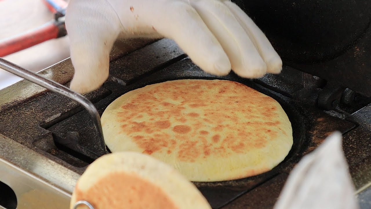 If you're on a diet, eat this Hotteok / Korean street food / 종로 버블 호떡