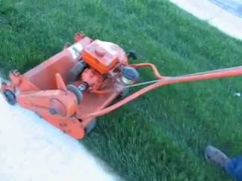 self propelled lawn mowers vs push