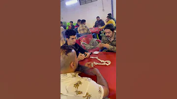 علي الخفاجي يلعب دومنة وية صاحب اطول شارب بالعراق شوفو شصار 