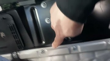 Mercedes SLK 200 hydraulic pump location and control unit.