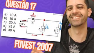 FUVEST 2007 - Q17 - Na cozinha de uma casa, ligada à rede elétrica