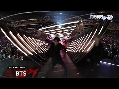 BTS JIN dansing to BLACKPINK DDU-DU DDU-DU/MAMA 2018 JAPAN