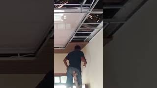 cara pasang plafon drop celiling dengan papan pvc
