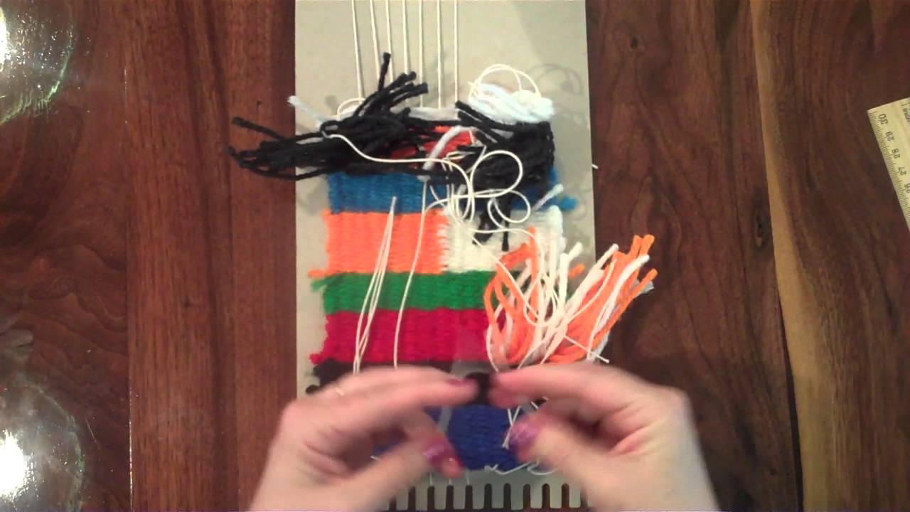 MetKids—Weave on a Mini Loom 