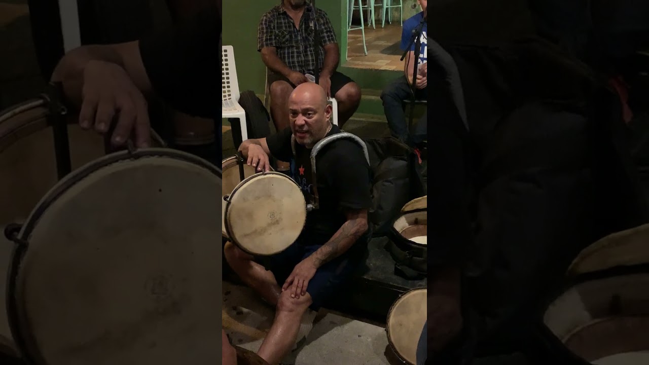 Tito Matos dando clases de plena