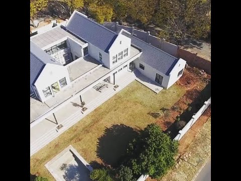 Видео: Къщата на Kloof Road в Йоханесбург, демонстрирайки смела съвременна архитектура