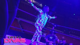 Naomi Tests Out Her New Entrance Total Divas, April 12, 2017