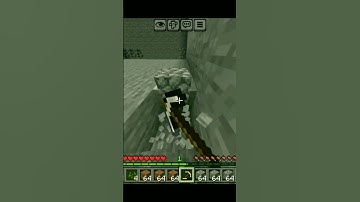 #day 13 mining chunk with help of chickan egg #viral #minecraft #viralshort #gaming #memes