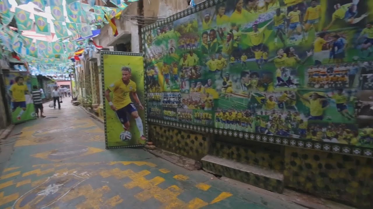 Calcutá se pinta de verde e amarelo para torcer pelo Brasil na Copa