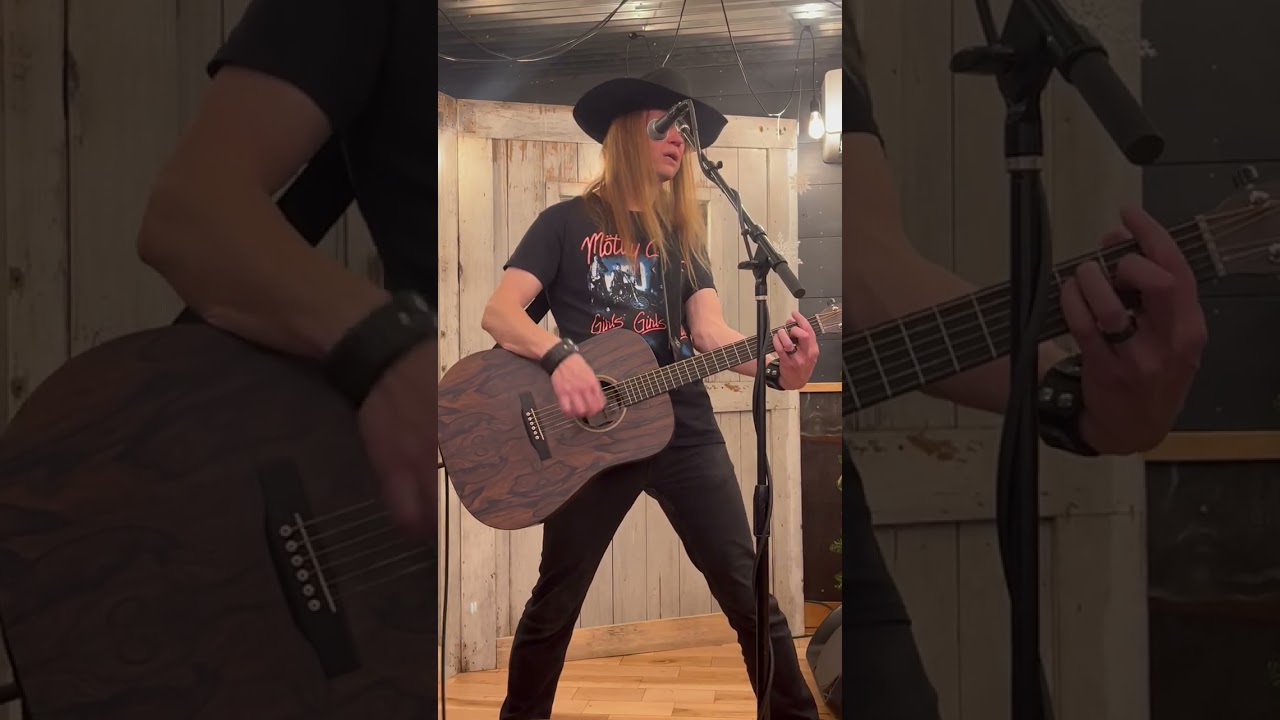 "Hillbilly Rock Star" live acoustic show in Dresden, Ohio - CHARLIE BONNET III aka CB3