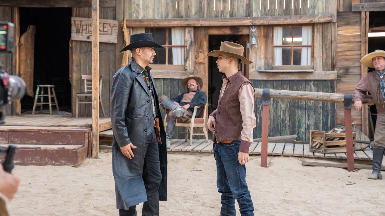 LOS PARRAS FT LUIS CORONEL- "SE ME ESTA HACIENDO COSTUMBRE" (VIDEO OFICIAL)