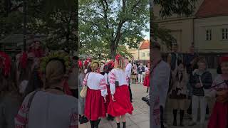Warsaw street vibes 🇵🇱✨ Singing, dancing, and pure energy احلى شارع في وارسو #warsaw#music#travel