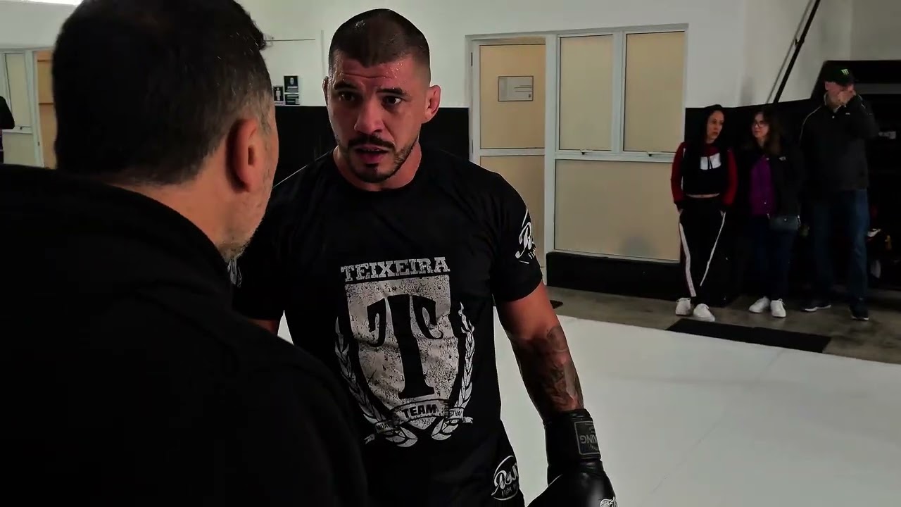 Teixeira inicia preparação dos atletas para o K1 no  Max Rosenmann! 🥊🔥 #K1 #Teixeira