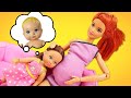 Barbie est enceinte! Evi fait des courses. Vlog des poupées pour filles.