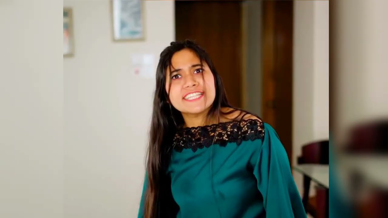 প্রবাসী হাসবেন্ড কুলি  যেজে বাড়ি আসলো। অতঃপর যা হলো