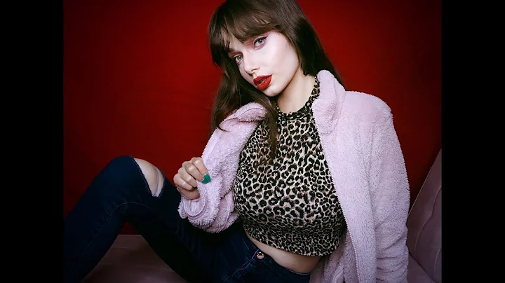 Interview with the perfect girl in CanadaJessica S...