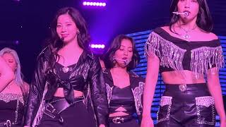 TWICE (트와이스) 4th World Tour III - GET LOUD & I CAN'T STOP ME (Dallas Fort Worth) - 022222 [Fancam] Resimi