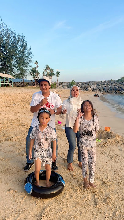 Hiburan di pantai #keripikkentangmasboy #shorts #trending #tiktok