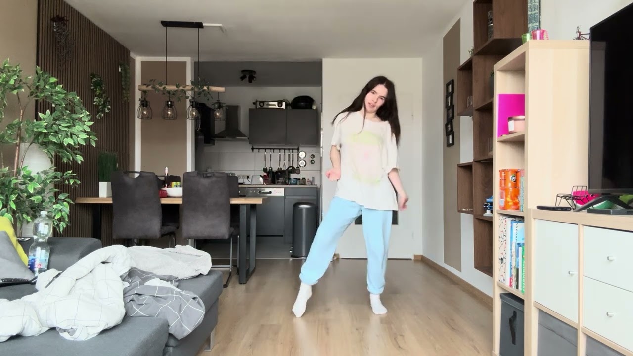 Hwasa “I’m a B” Dance Cover 