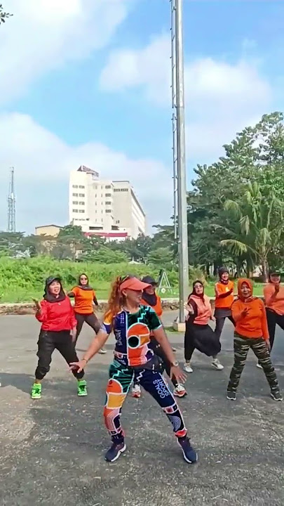 Dua lelaki #bakarsemangat #dance #aeromix #olahraga #senam #sundaan dangdut koplo