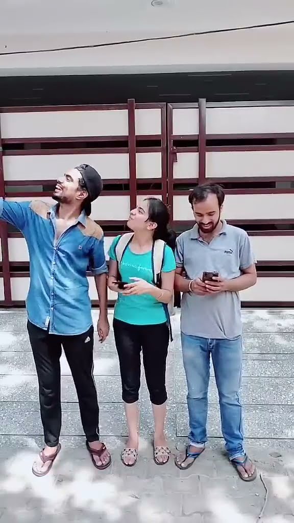 Royal Gareeb Family 👑🙏😂 | Viral Tiktok Video #priyalkukreja #dushyantkukreja #shorts #ytshorts