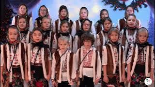 Grupul vocal Arta Jucăușă: „Ziua-i mare, seara-i sfântă”