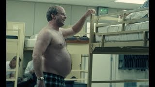 『ダークナイト』俳優が20キロ増量で実在した米政治家役作り！／映画『バイス』海外版予告編